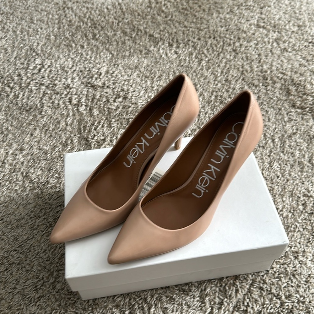 Calvin Klein (Great Condition )